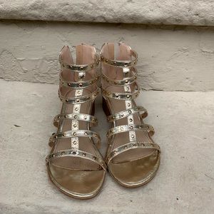 Nicole Miller Size 4 Gold Sandals